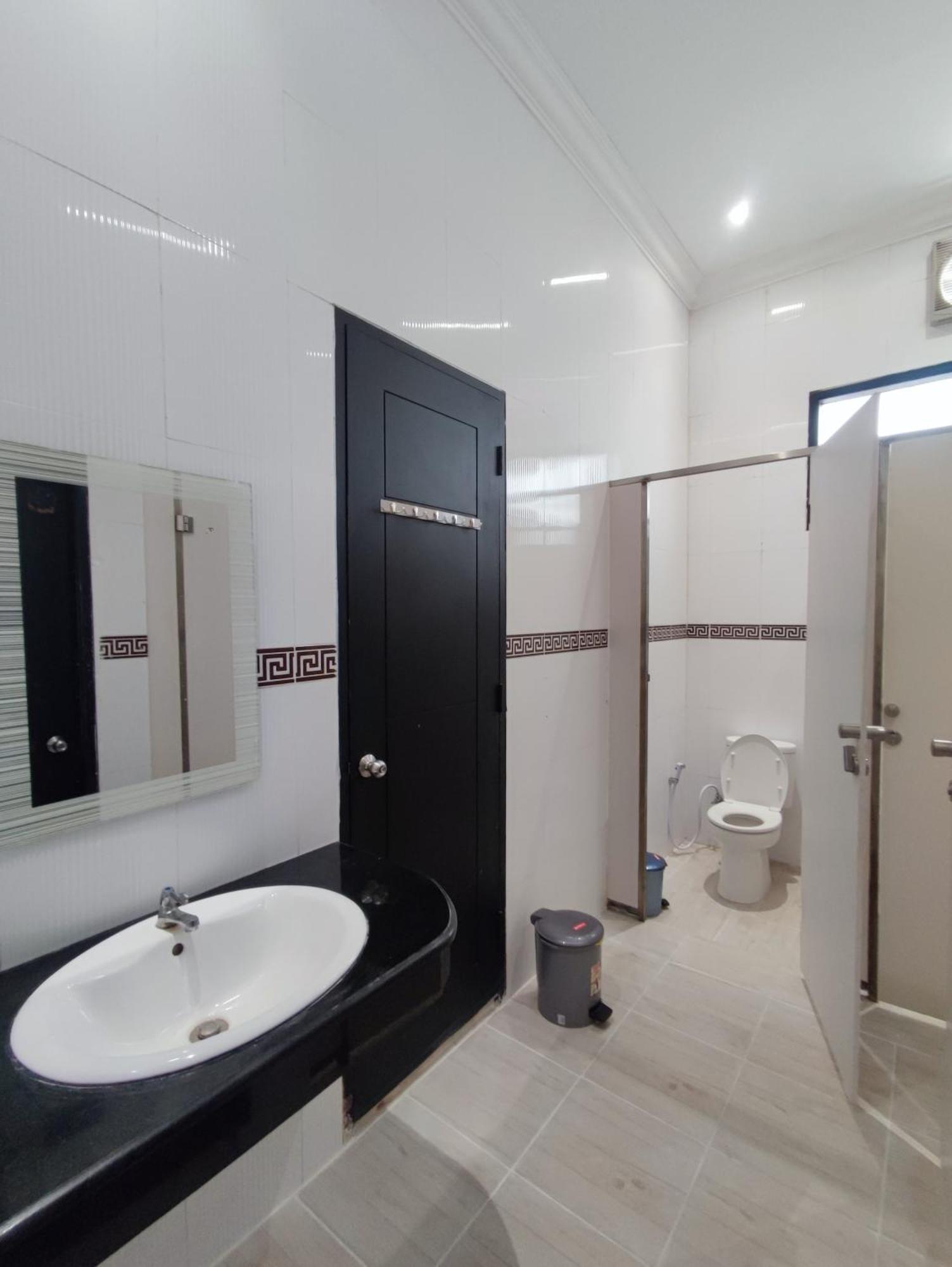 Fora Capsule Hostel Tuban Kuta Lombok Exteriér fotografie