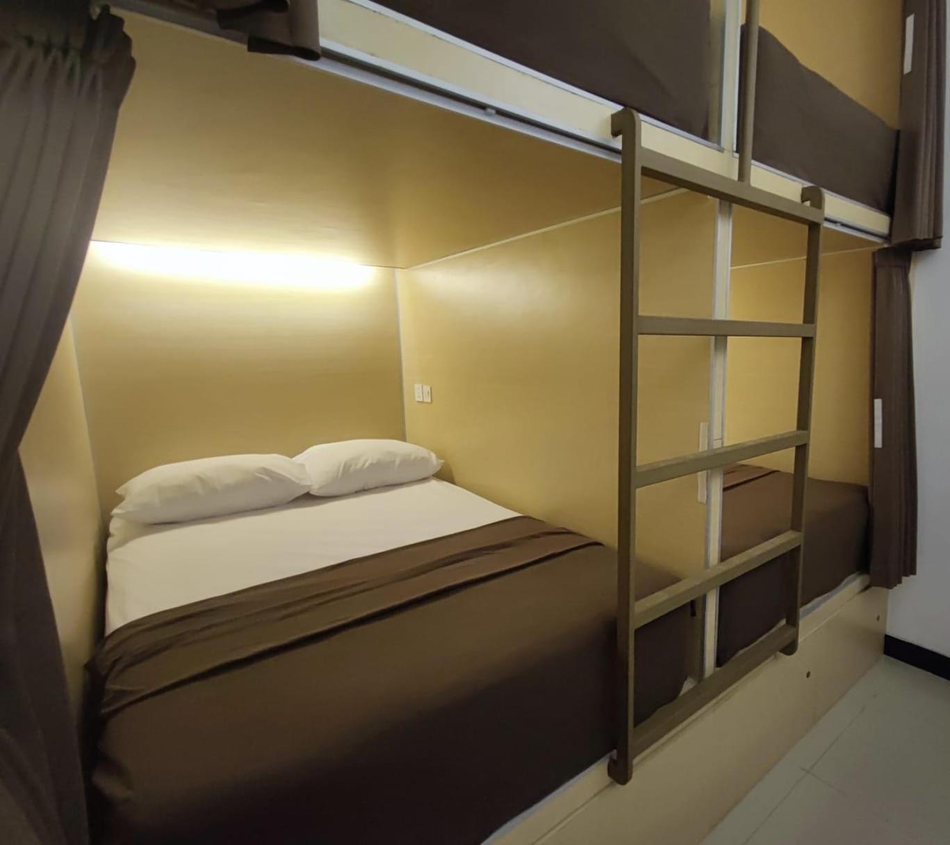 Fora Capsule Hostel Tuban Kuta Lombok Exteriér fotografie